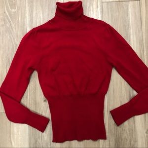 Fitted red turtleneck